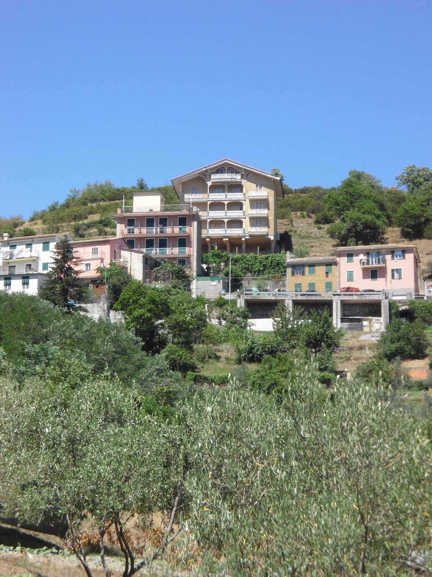 Albergo Caprile 우스키오 외부 사진